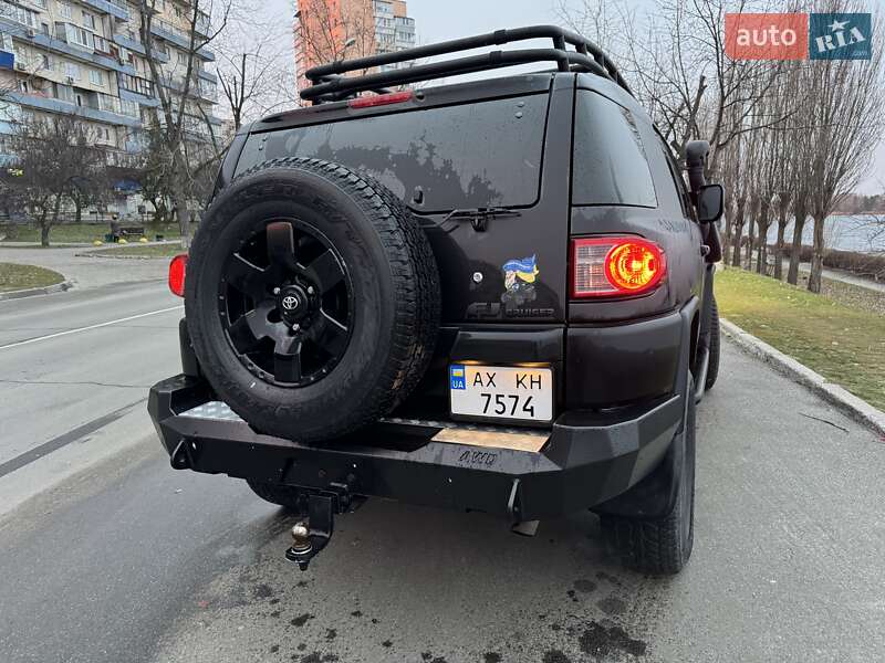 Позашляховик / Кросовер Toyota FJ Cruiser 2007 в Обухові
