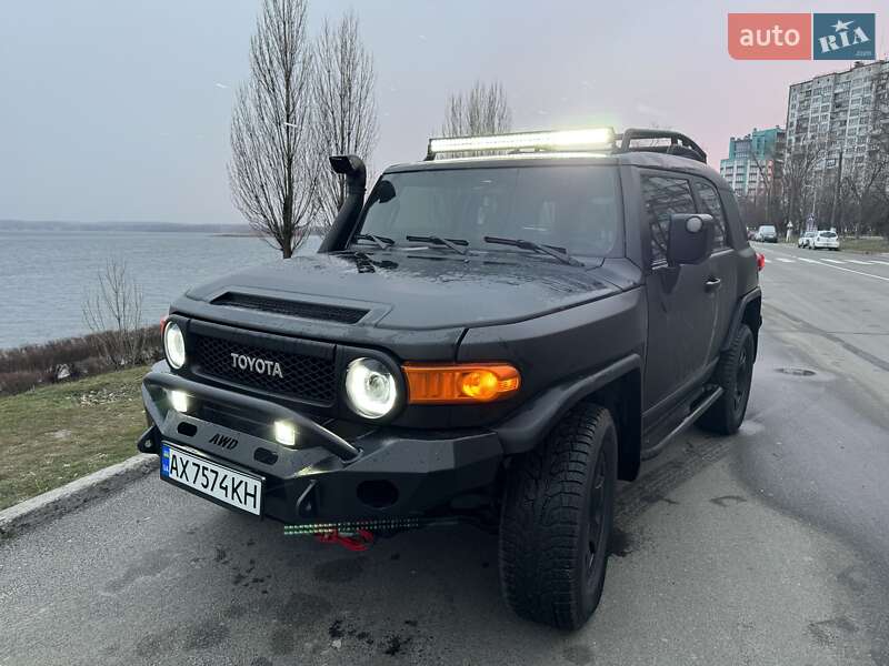 Позашляховик / Кросовер Toyota FJ Cruiser 2007 в Обухові
