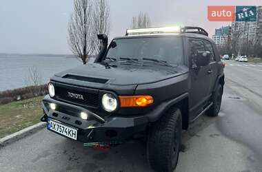 Внедорожник / Кроссовер Toyota FJ Cruiser 2007 в 