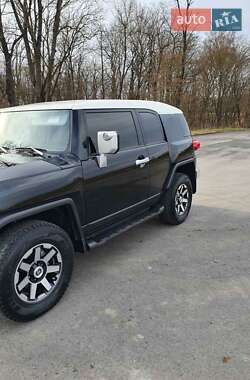 Внедорожник / Кроссовер Toyota FJ Cruiser 2021 в 