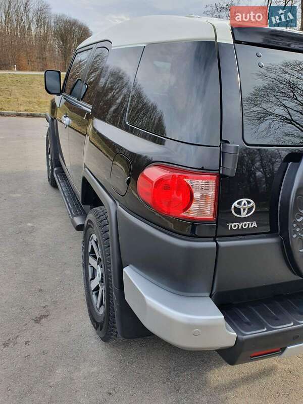 Внедорожник / Кроссовер Toyota FJ Cruiser 2021 в Хмельницком