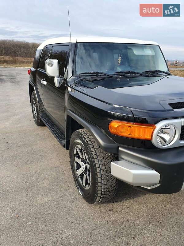 Внедорожник / Кроссовер Toyota FJ Cruiser 2021 в Хмельницком