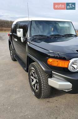 Внедорожник / Кроссовер Toyota FJ Cruiser 2021 в 