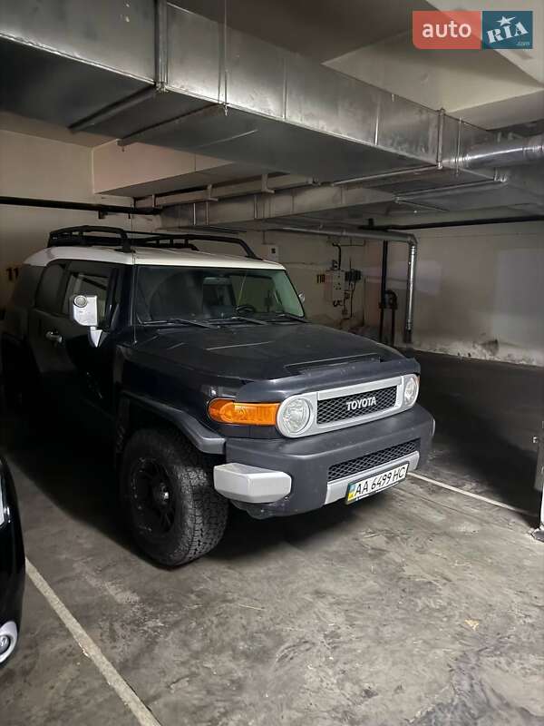 Внедорожник / Кроссовер Toyota FJ Cruiser 2008 в Киеве