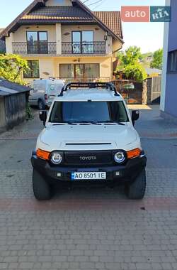 Внедорожник / Кроссовер Toyota FJ Cruiser 2014 в Тячеве