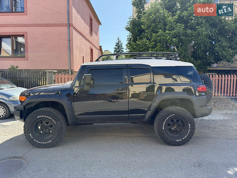 Внедорожник / Кроссовер Toyota FJ Cruiser 2006 в Ужгороде