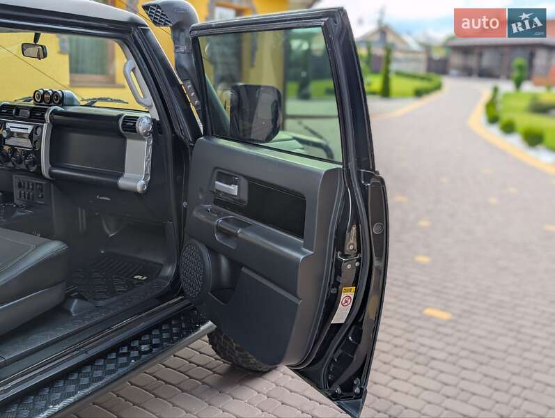 Внедорожник / Кроссовер Toyota FJ Cruiser 2007 в Ивано-Франковске