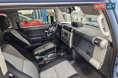 Позашляховик / Кросовер Toyota FJ Cruiser 2014 в Дніпрі