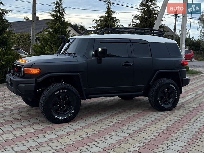 Внедорожник / Кроссовер Toyota FJ Cruiser 2006 в Ужгороде
