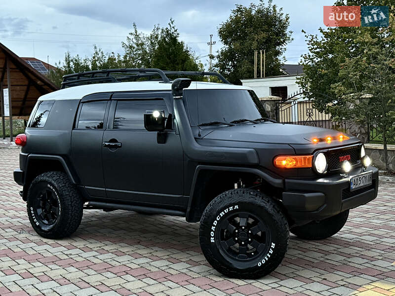 Внедорожник / Кроссовер Toyota FJ Cruiser 2006 в Ужгороде