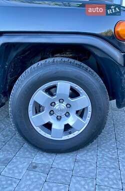 Позашляховик / Кросовер Toyota FJ Cruiser 2008 в 