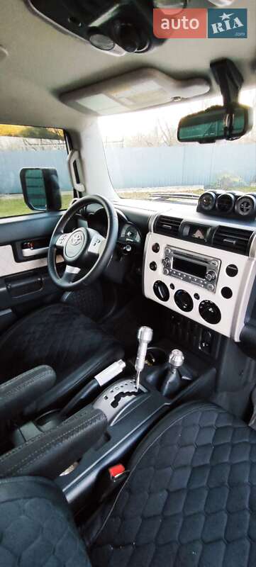 Внедорожник / Кроссовер Toyota FJ Cruiser 2014 в Тячеве