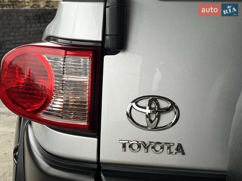 Позашляховик / Кросовер Toyota FJ Cruiser 2006 в Вінниці