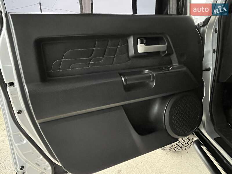 Позашляховик / Кросовер Toyota FJ Cruiser 2006 в Вінниці