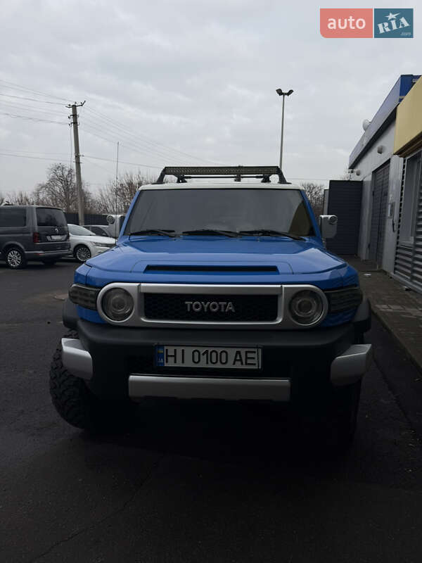 Внедорожник / Кроссовер Toyota FJ Cruiser 2006 в Полтаве фото 2 Внедорожник / Кроссовер Toyota FJ Cruiser 2006 в Полтаве