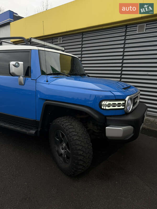Внедорожник / Кроссовер Toyota FJ Cruiser 2006 в Полтаве фото 11 Внедорожник / Кроссовер Toyota FJ Cruiser 2006 в Полтаве