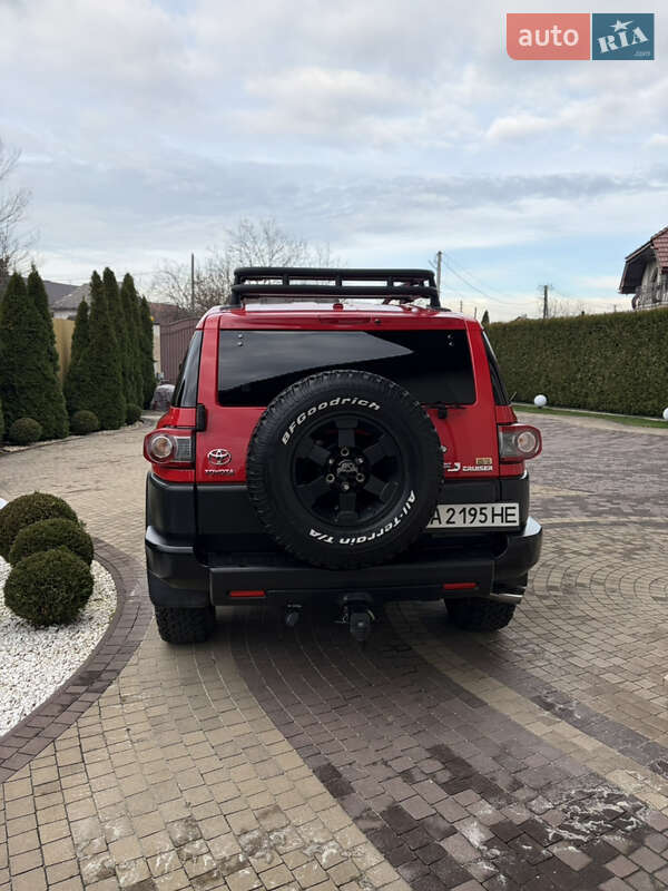 Позашляховик / Кросовер Toyota FJ Cruiser 2012 в Мукачевому фото 7 Позашляховик / Кросовер Toyota FJ Cruiser 2012 в Мукачевому