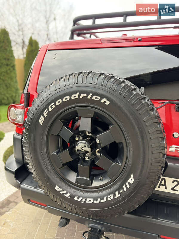 Позашляховик / Кросовер Toyota FJ Cruiser 2012 в Мукачевому фото 18 Позашляховик / Кросовер Toyota FJ Cruiser 2012 в Мукачевому