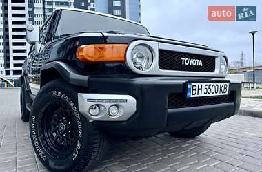 Позашляховик / Кросовер Toyota FJ Cruiser 2016 в Одесі