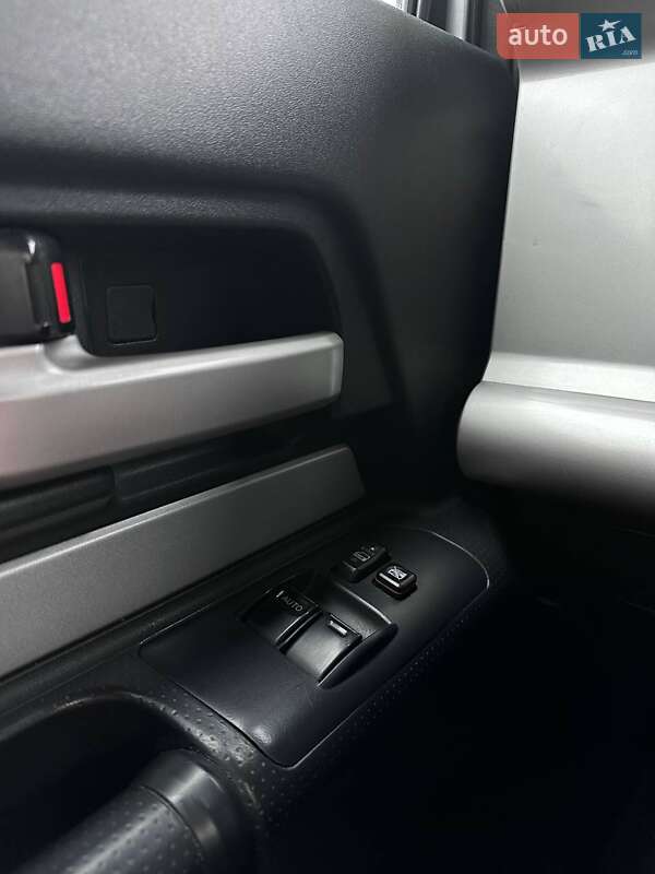 Позашляховик / Кросовер Toyota FJ Cruiser 2008 в Києві