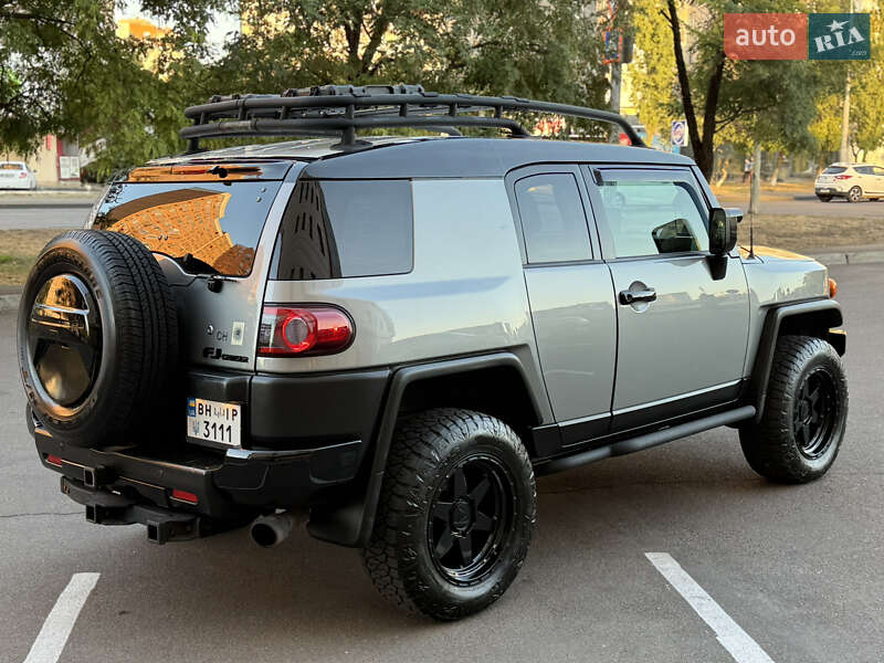 Внедорожник / Кроссовер Toyota FJ Cruiser 2012 в Одессе фото 5 Внедорожник / Кроссовер Toyota FJ Cruiser 2012 в Одессе