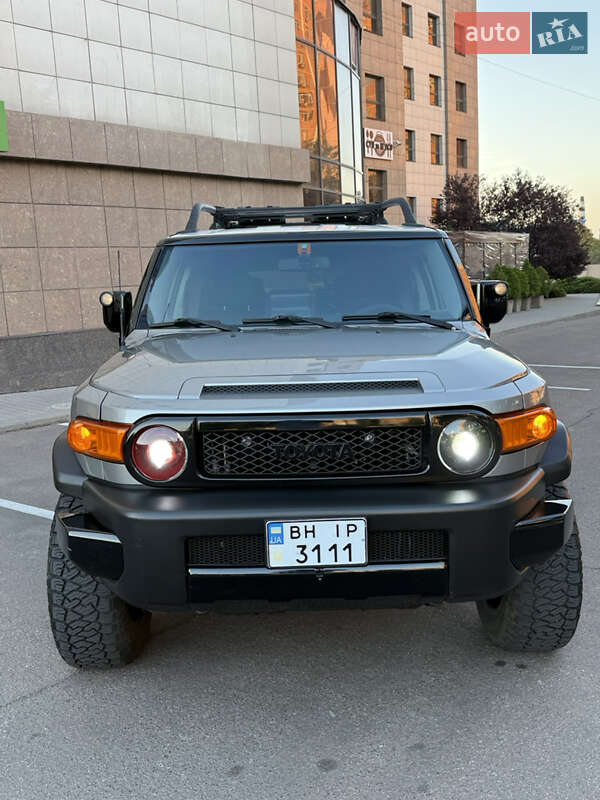 Внедорожник / Кроссовер Toyota FJ Cruiser 2012 в Одессе фото 28 Внедорожник / Кроссовер Toyota FJ Cruiser 2012 в Одессе