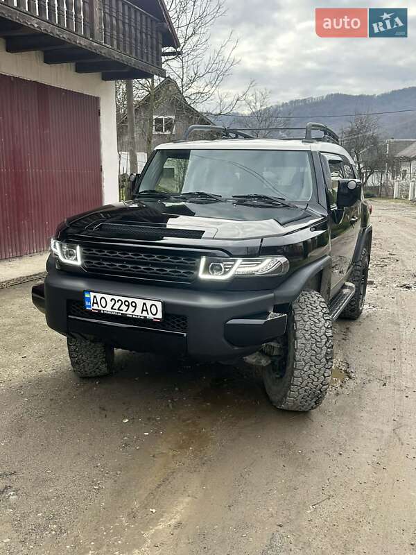 Toyota FJ Cruiser 2013