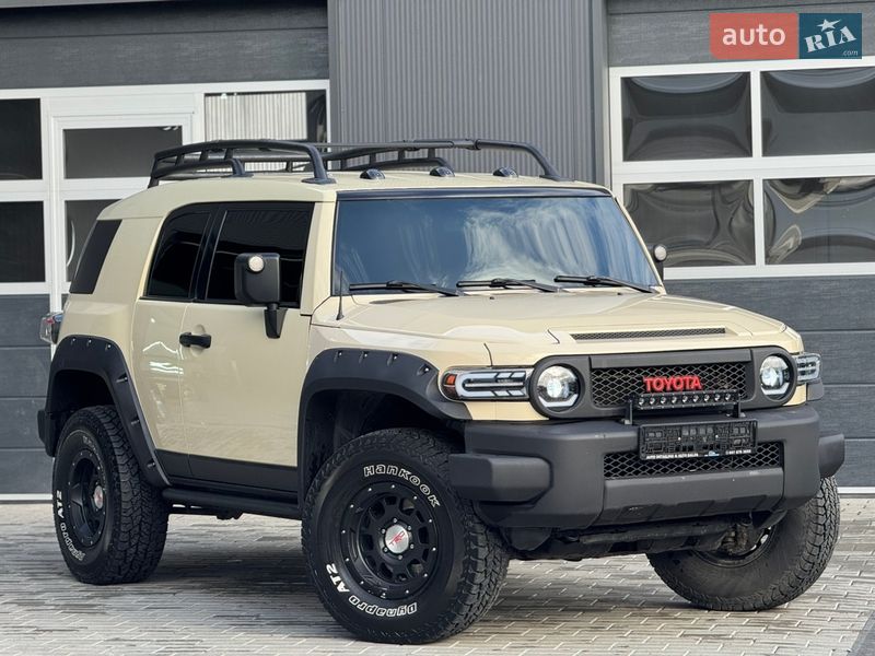 Toyota FJ Cruiser 2010
