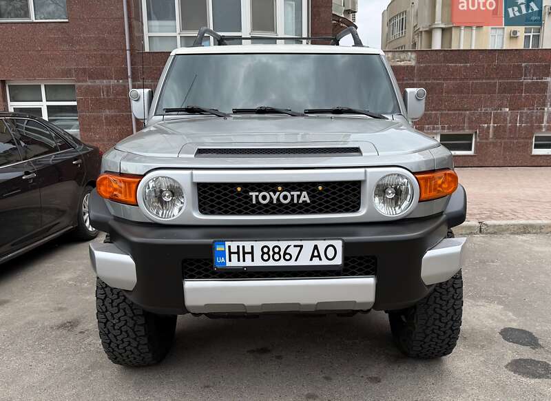 Toyota FJ Cruiser 2011