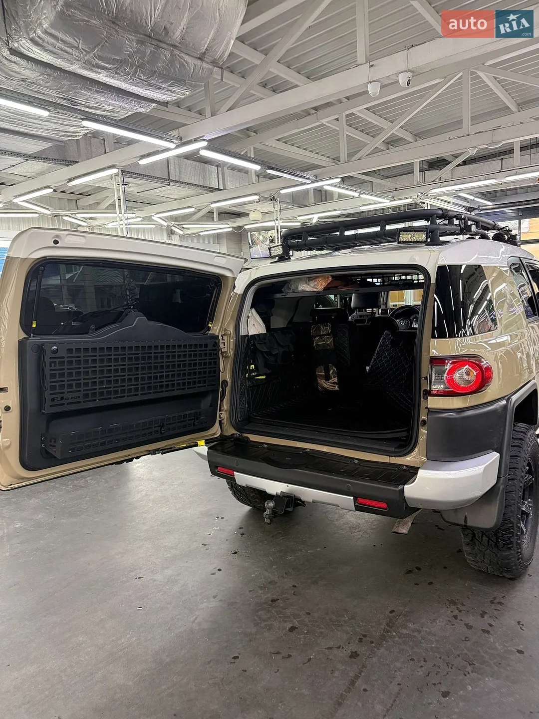 2012 Toyota FJ Cruiser - мініатюра 16