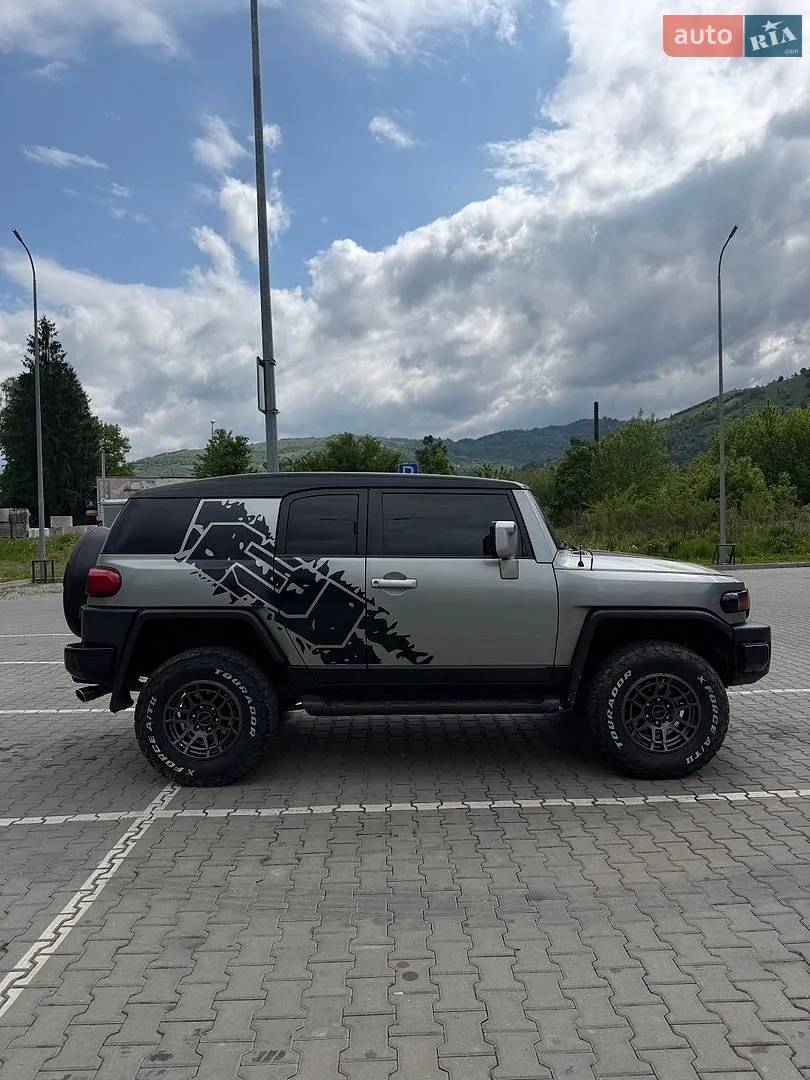 2012 Toyota FJ Cruiser - мініатюра 3