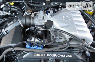 Внедорожник / Кроссовер Toyota Fortuner 2001 в 