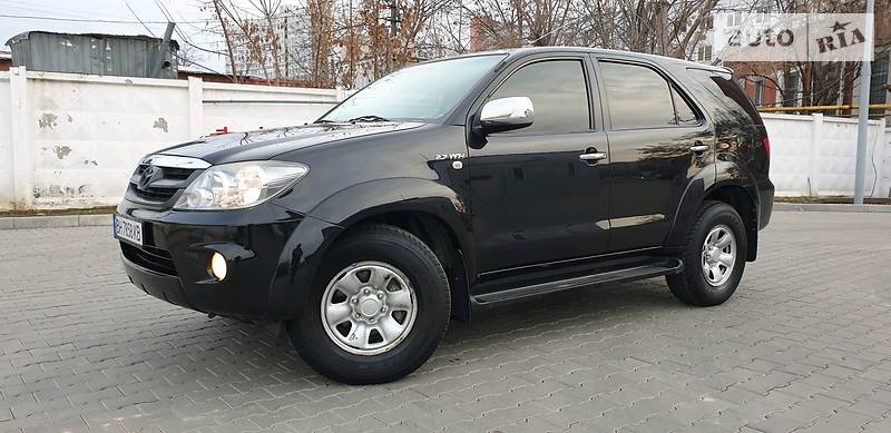 Позашляховик / Кросовер Toyota Fortuner 2007 в 