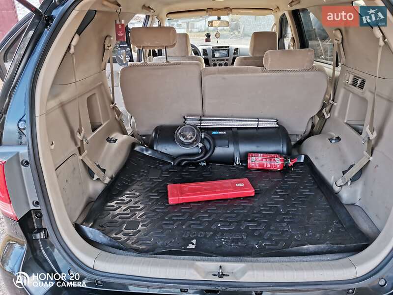 Позашляховик / Кросовер Toyota Fortuner 2007 в Погребище