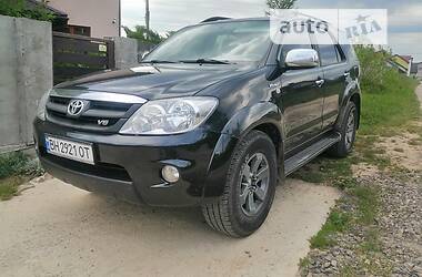 Внедорожник / Кроссовер Toyota Fortuner 2006 в Ивано-Франковске