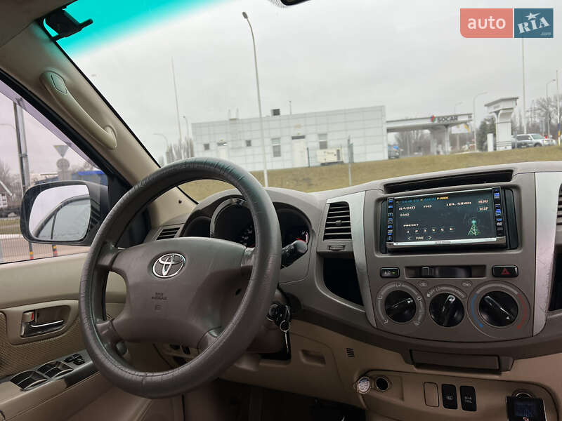 Позашляховик / Кросовер Toyota Fortuner 2006 в Одесі