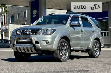 Позашляховик / Кросовер Toyota Fortuner 2007 в 