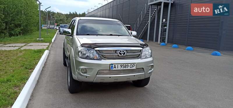 Внедорожник / Кроссовер Toyota Fortuner 2007 в Василькове