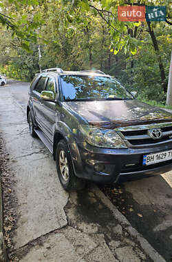 Внедорожник / Кроссовер Toyota Fortuner 2006 в 