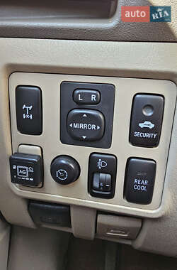 Внедорожник / Кроссовер Toyota Fortuner 2006 в 