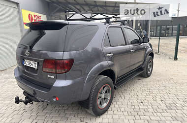 Позашляховик / Кросовер Toyota Fortuner 2006 в Львові