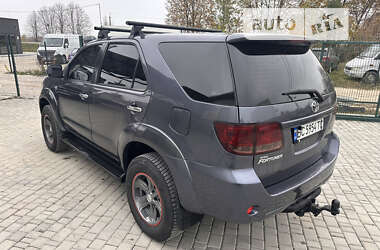 Позашляховик / Кросовер Toyota Fortuner 2006 в Львові