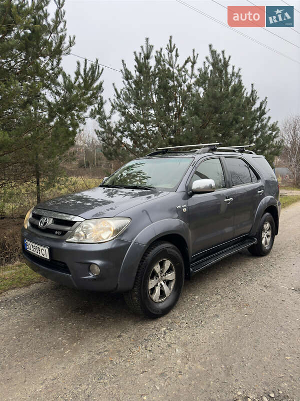 Toyota Fortuner 2006