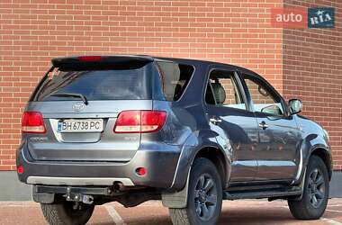 Позашляховик / Кросовер Toyota Fortuner 2006 в Одесі