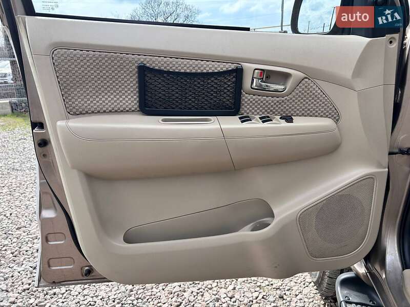 Позашляховик / Кросовер Toyota Fortuner 2006 в Одесі