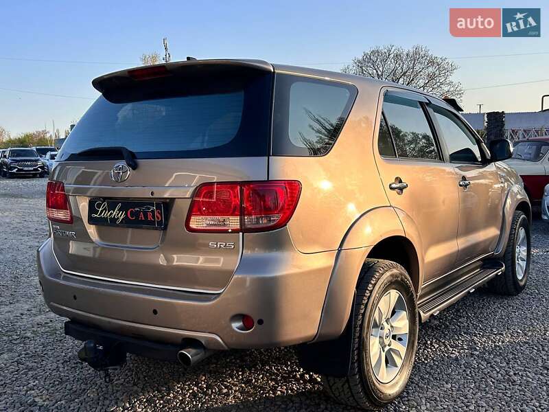 Позашляховик / Кросовер Toyota Fortuner 2006 в Одесі