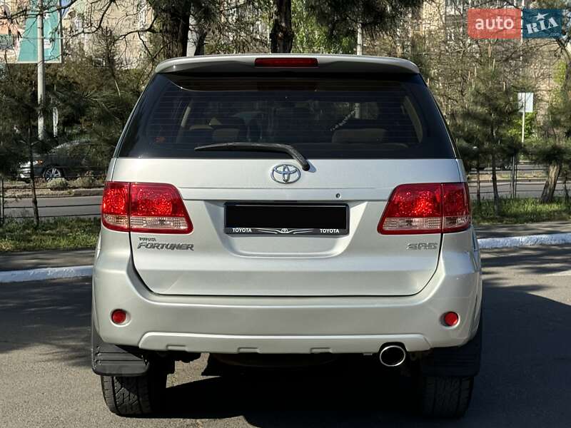 Позашляховик / Кросовер Toyota Fortuner 2007 в Одесі