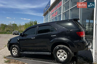 Позашляховик / Кросовер Toyota Fortuner 2007 в 