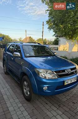 Позашляховик / Кросовер Toyota Fortuner 2007 в Кривому Розі