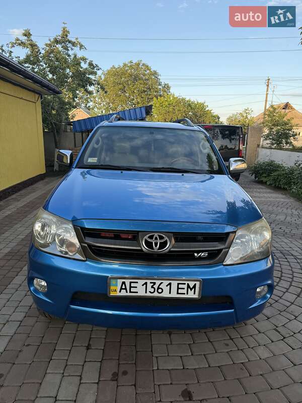 Внедорожник / Кроссовер Toyota Fortuner 2007 в Кривом Роге